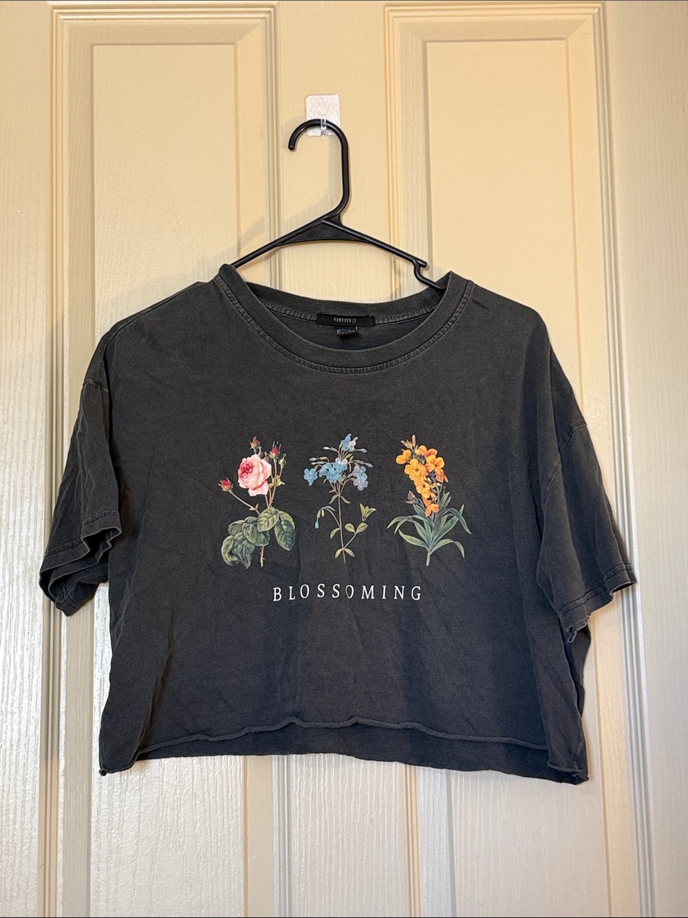 Forever 21 Black Cropped Tee with Multicolor Floral Print